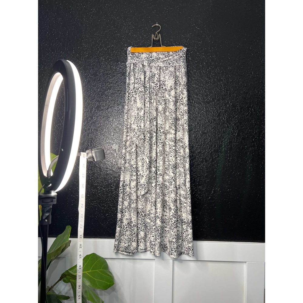 Robert Louis PM white and black long leopard skirt with waist tie